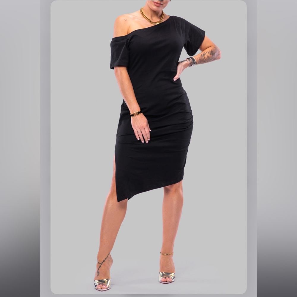 Black off shoulder asymmetrical dress(M)